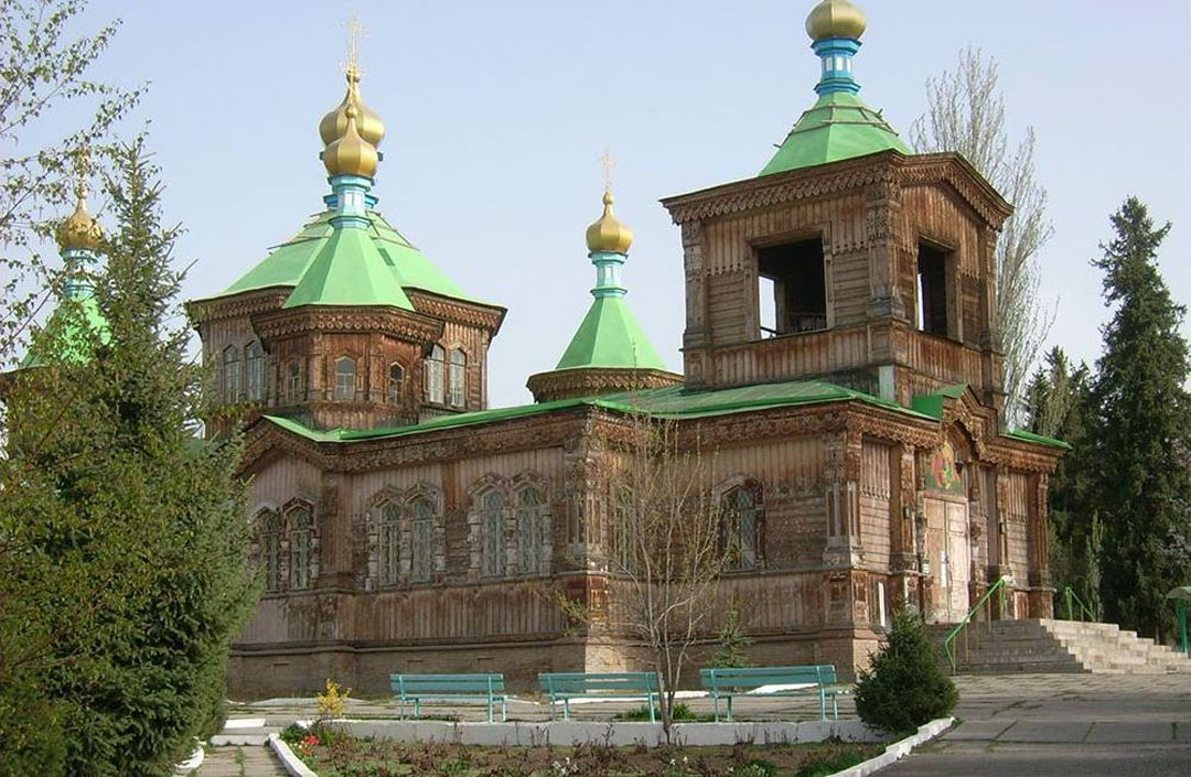 Город Каракол. Церковь Святой Троицы Город Каракол. Церковь Святой Троицы